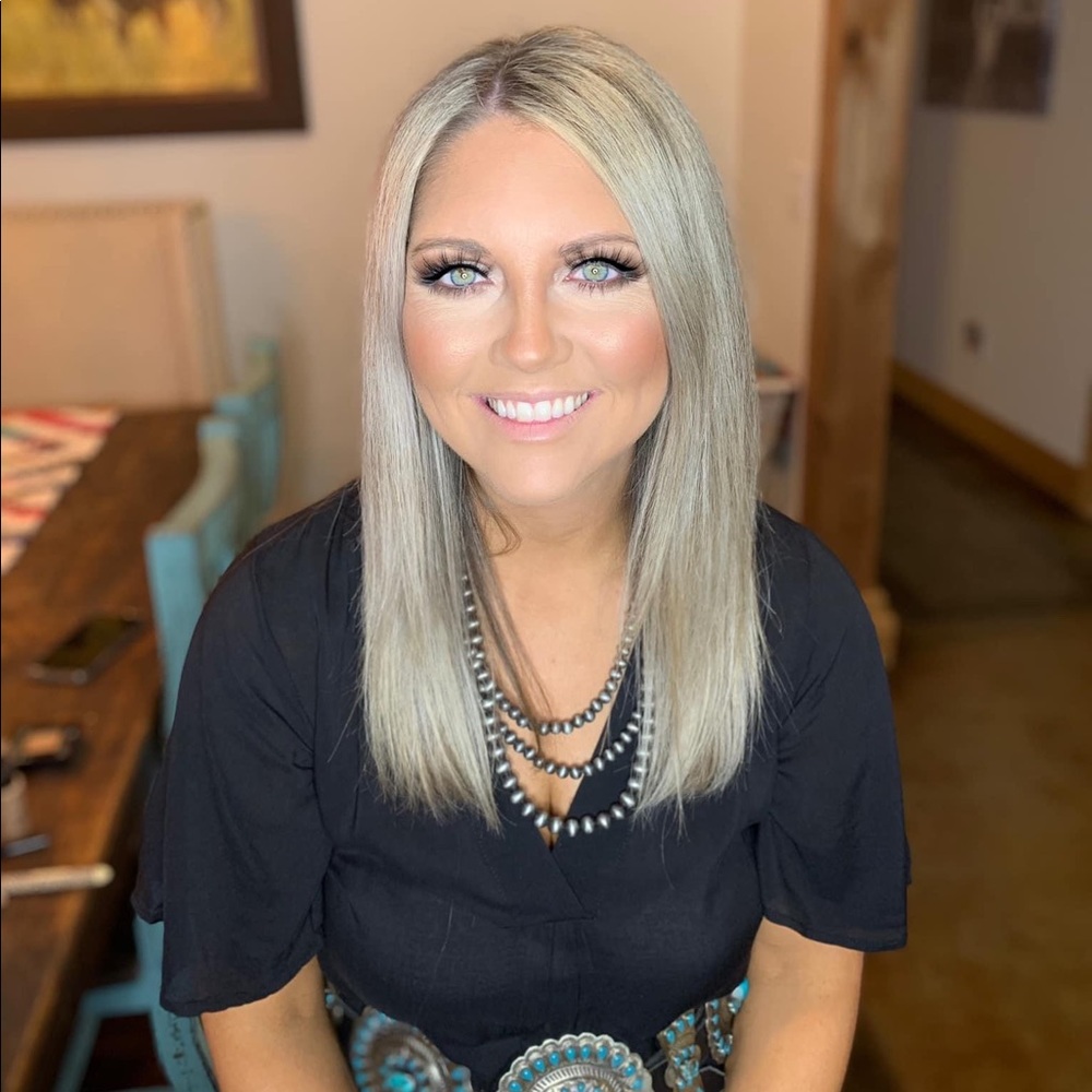 Meet your Posher, Macie